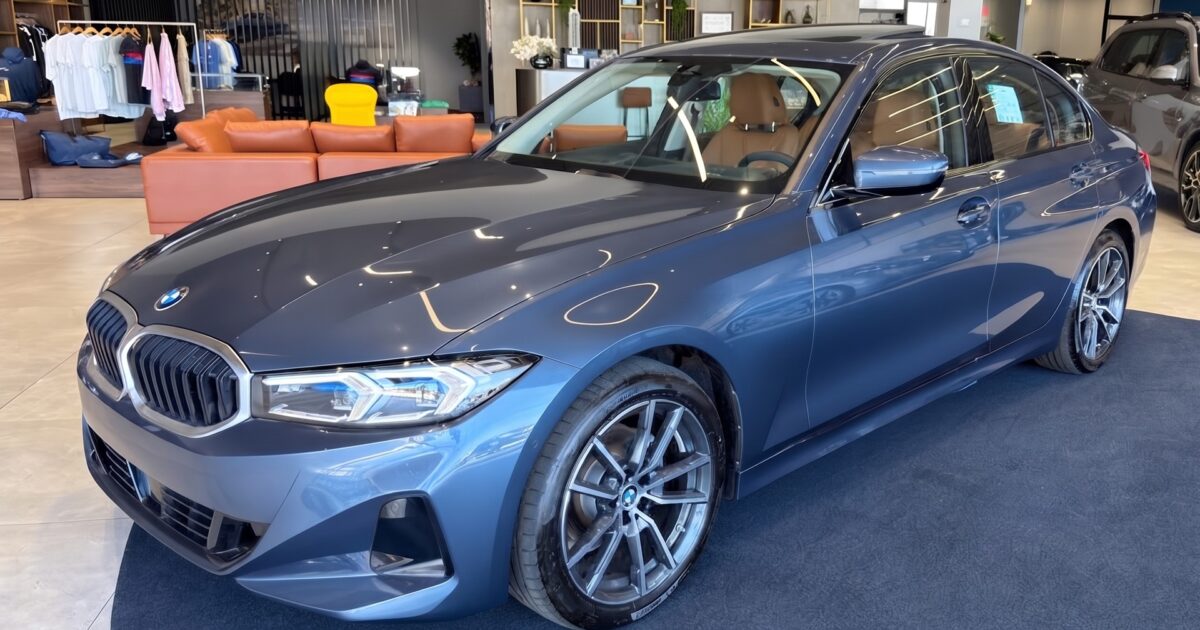 BMW 320i tem ofertas de até R$ 25 mil em desconto