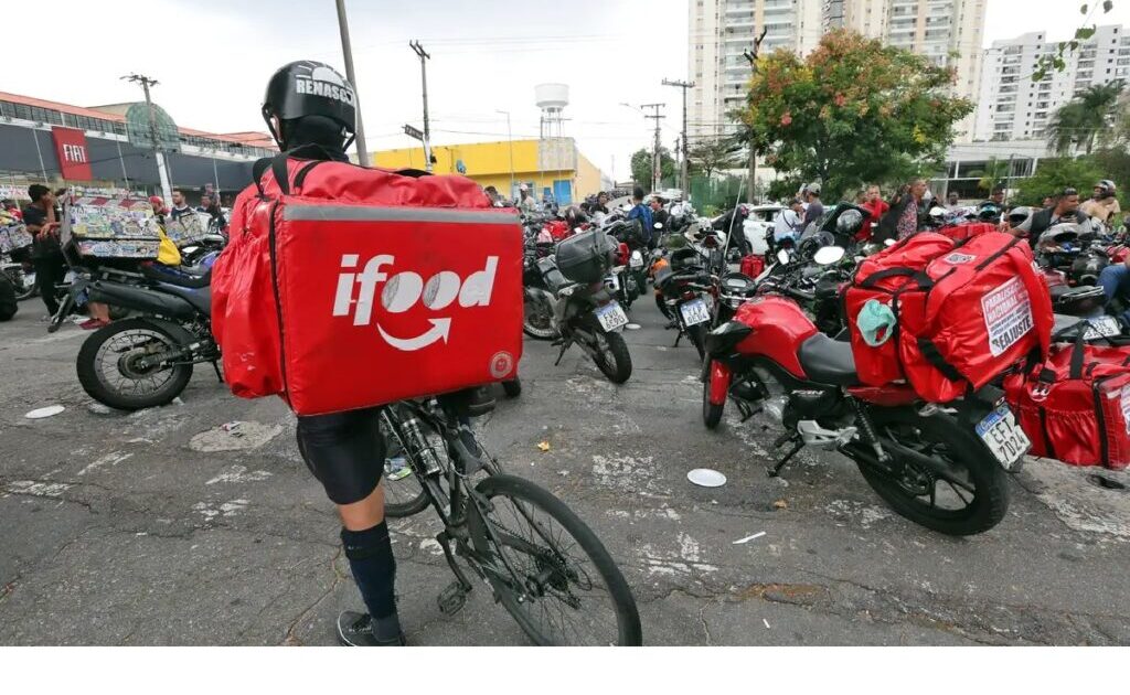 Greve de entregadores de aplicativos cobra taxa mínima e clareza
