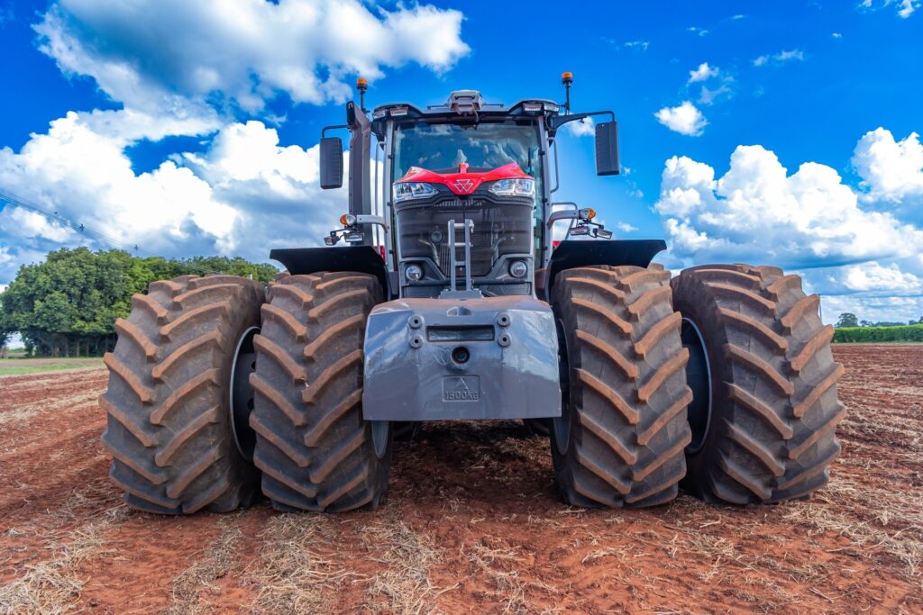 Massey Ferguson 9S: trator de 425 cv e 8 rodas