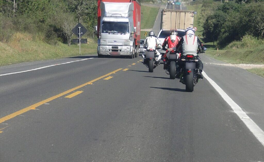 Mortes de motociclistas no Brasil crescem 38% em 5 anos