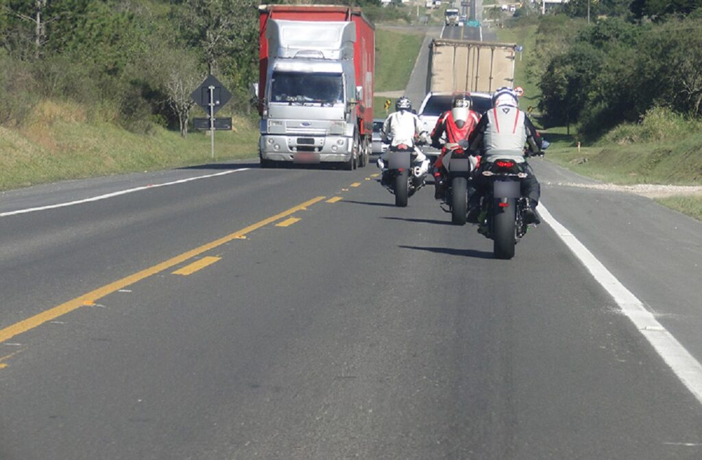 Mortes de motociclistas no Brasil crescem 38% em 5 anos