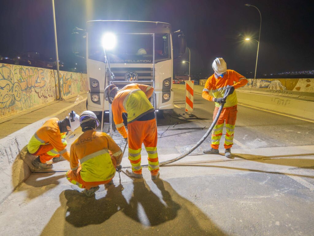 Obras na Castello Raposo exigem atenção dos motoristas