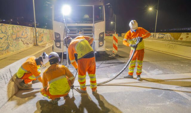 Obras na Castello Raposo exigem atenção dos motoristas