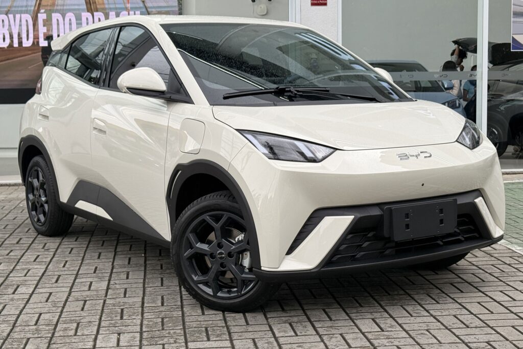BYD Dolphin Mini 2027 chega às lojas com novidades