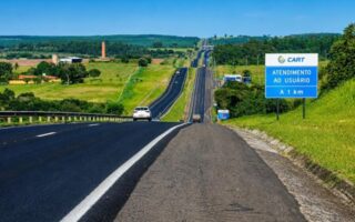 Fiscalização com IA detecta distrações: nova câmera flagra motorista