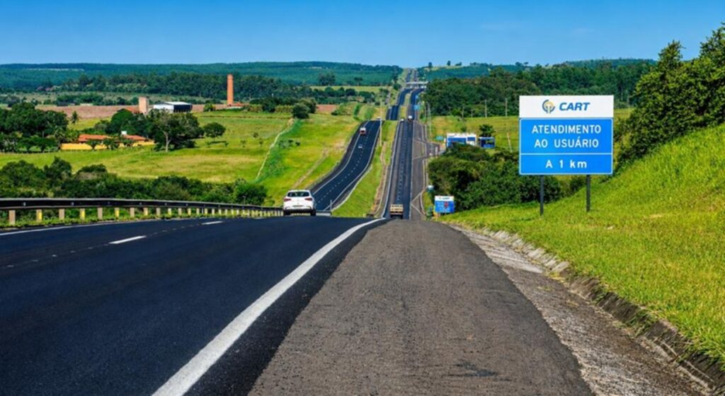 Fiscalização com IA detecta distrações: nova câmera flagra motorista