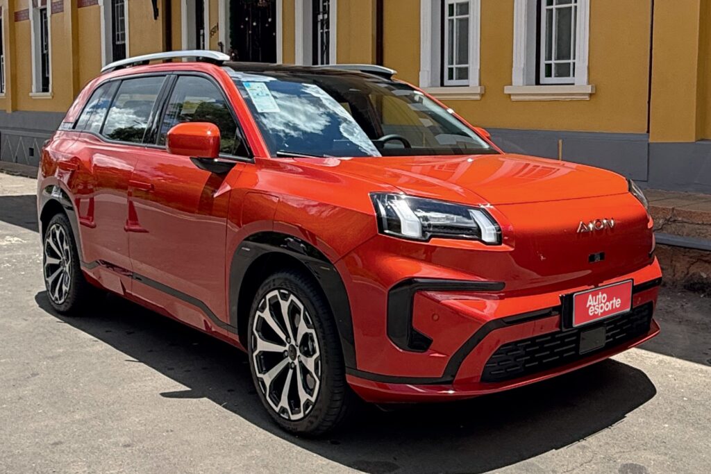 SUV elétrico GAC Aion V e Geely EX5: compare os rivais