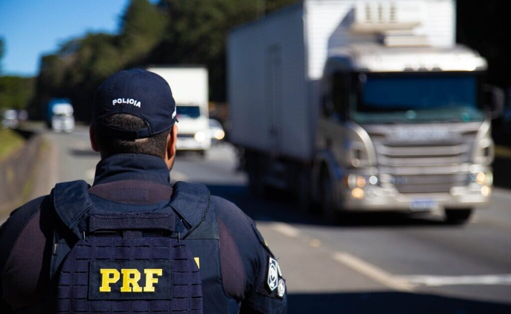 Mortes em acidentes com caminhões sobem em rodovias federais